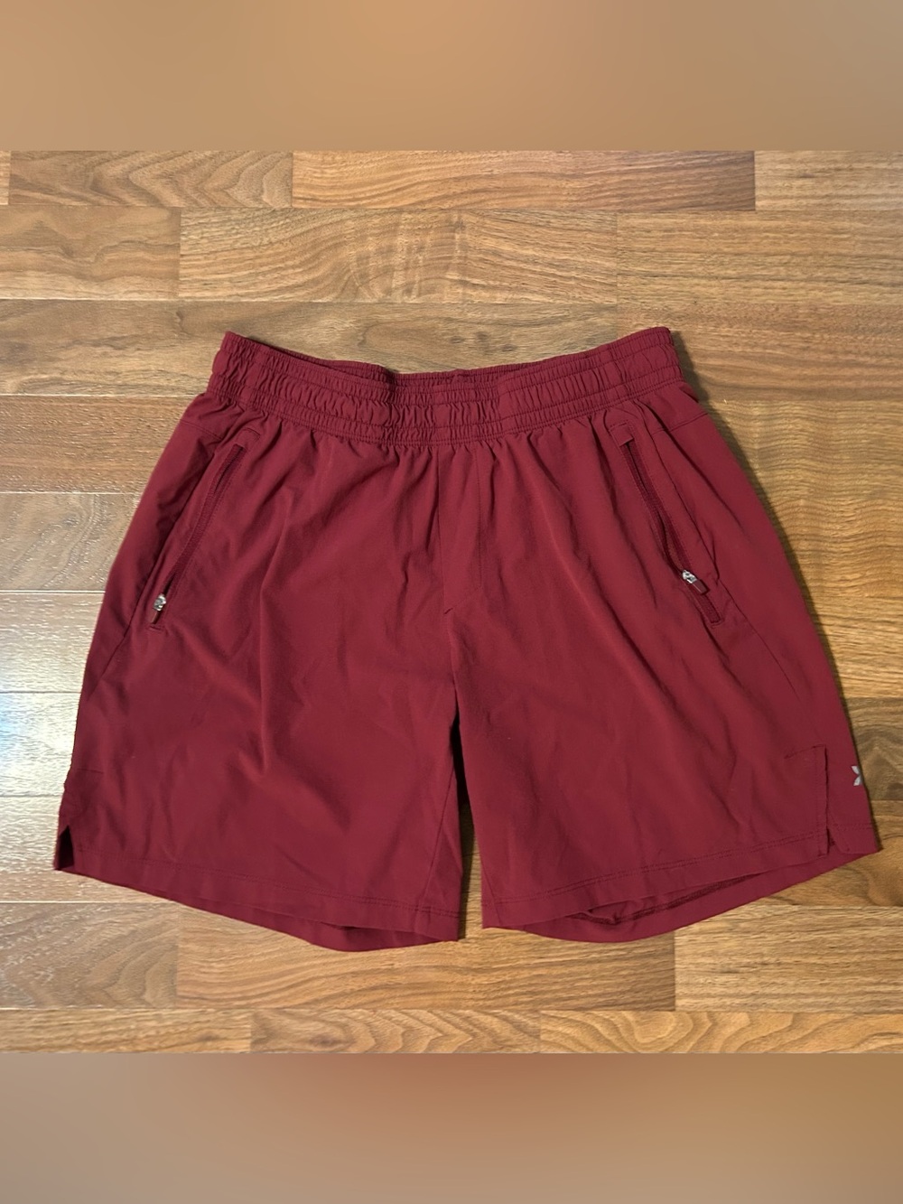 Men’s maroon shorts